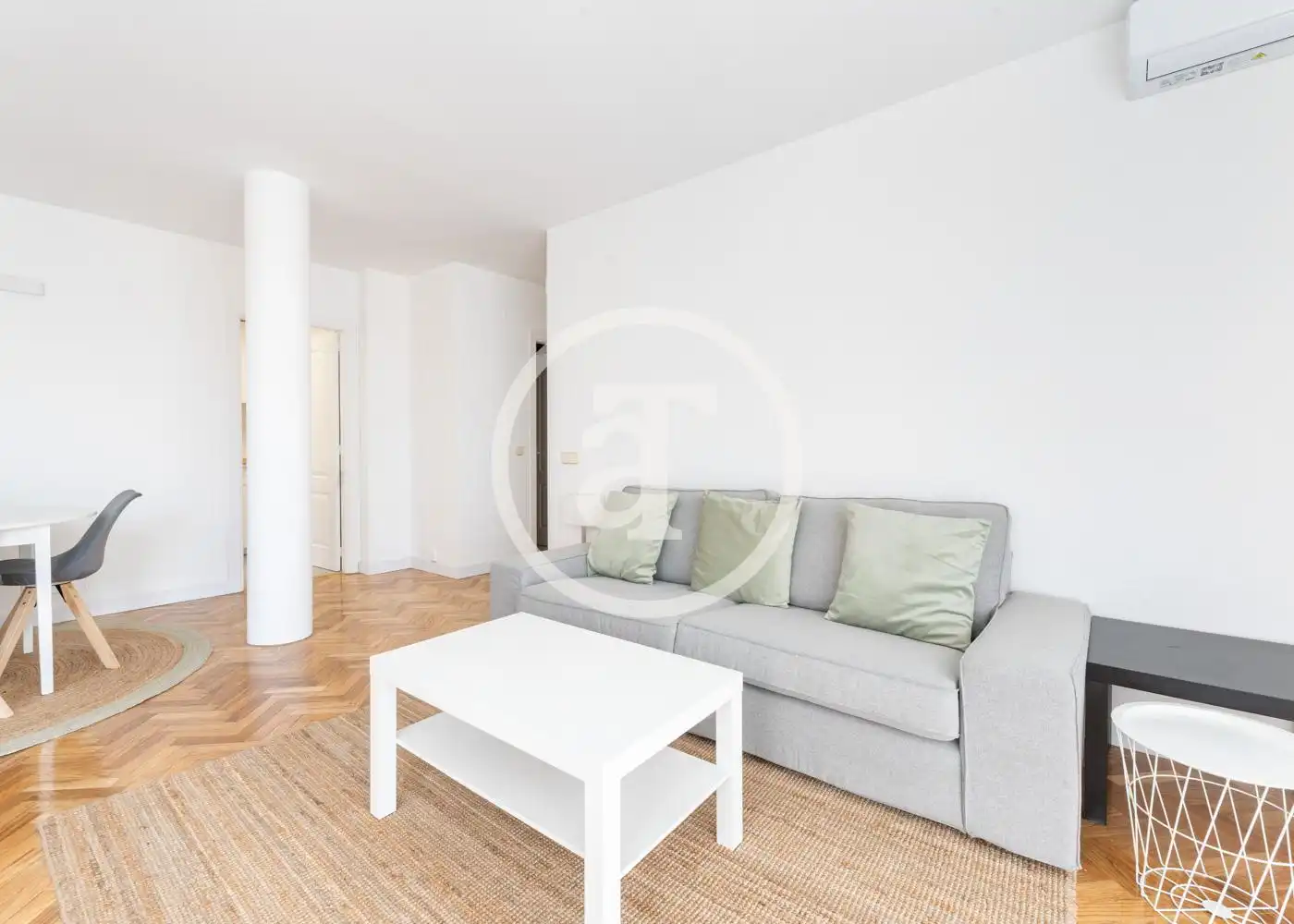 Flat for rent in Calle de Fereluz, Valdeacederas