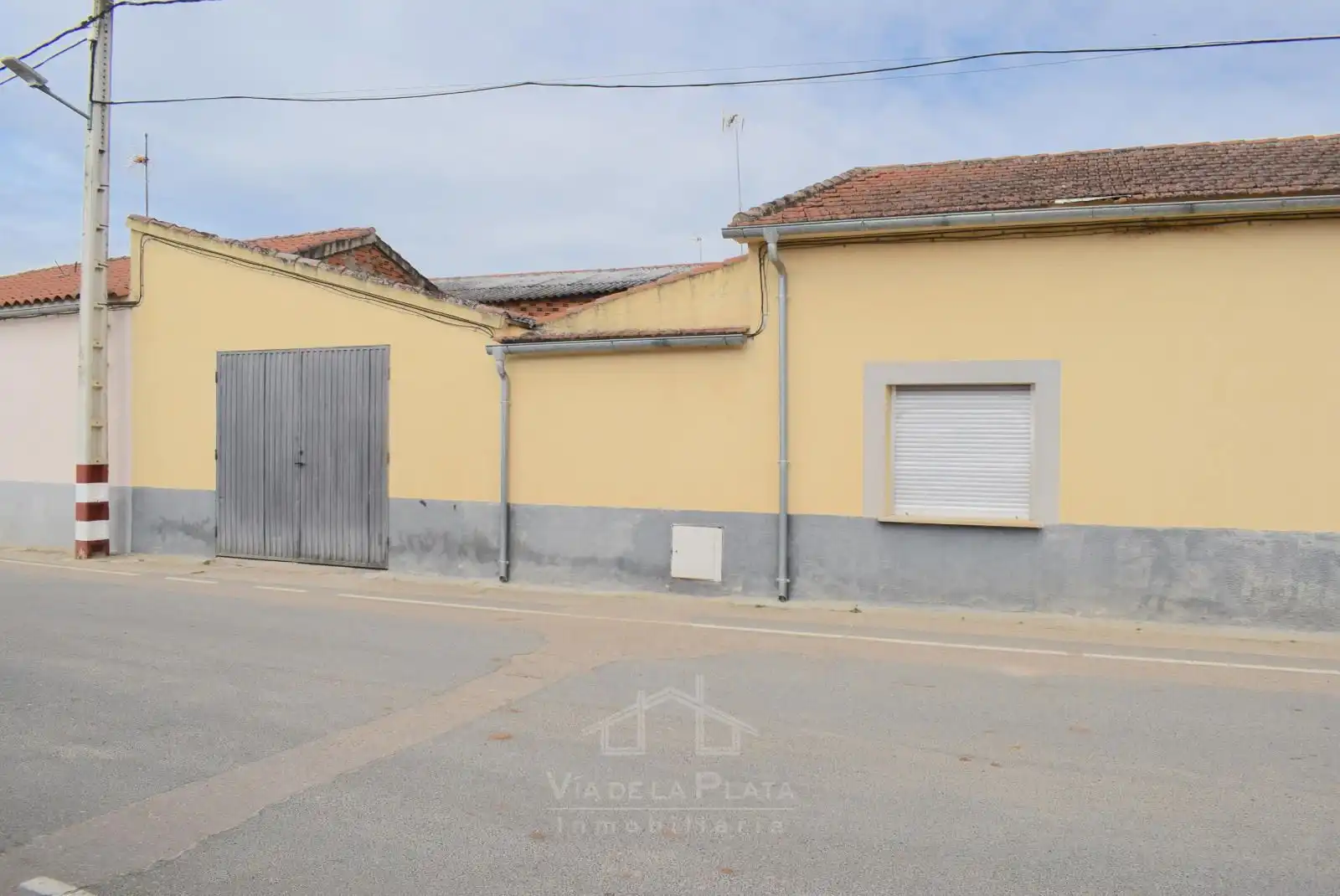 Vista exterior de Casa o xalet en venda en Topas amb Calefacció, Traster i Moblat