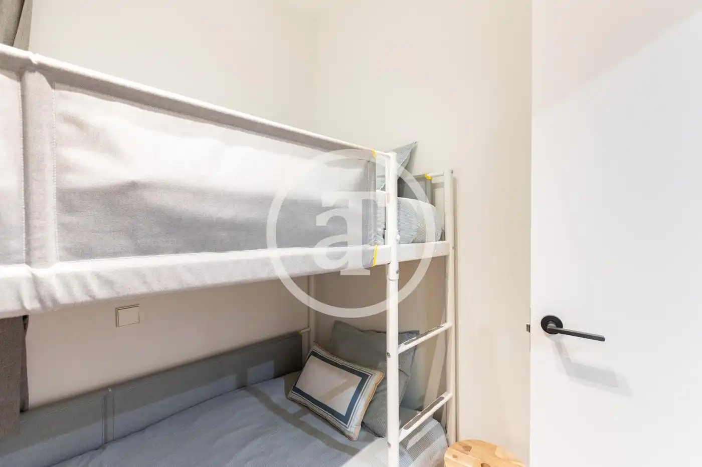 Flat for rent in Calle de Alberto Bosch, Jerónimos