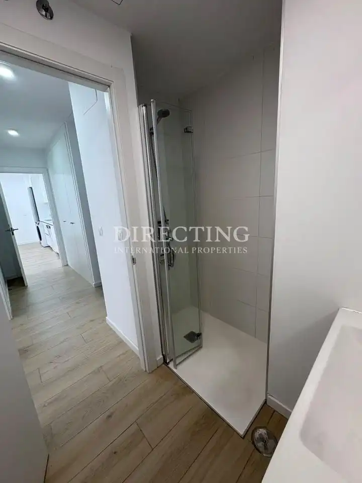Baño de Piso de alquiler en Madrid con Aire acondicionado, Balcón y Piscina comunitaria