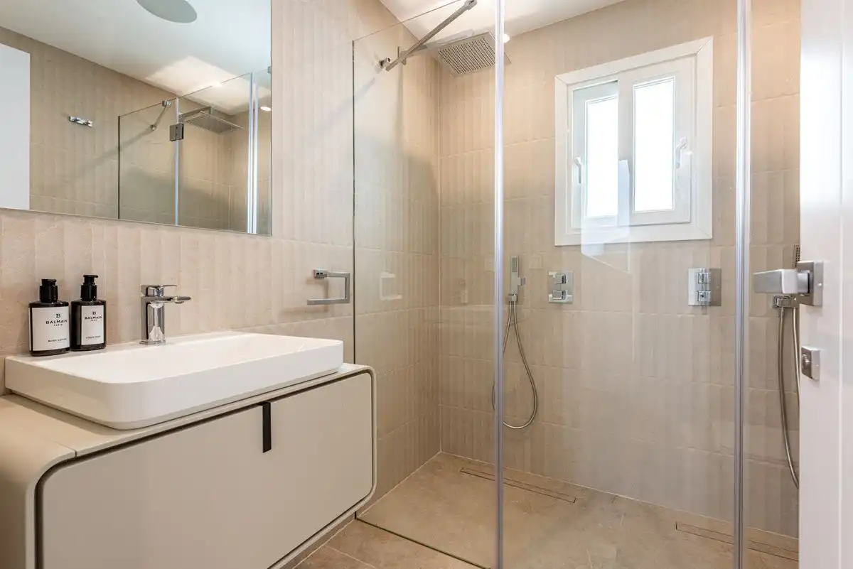 Bathroom of Detached homes for sale in Marbella  with Air Conditioner, Terrace and Community pool