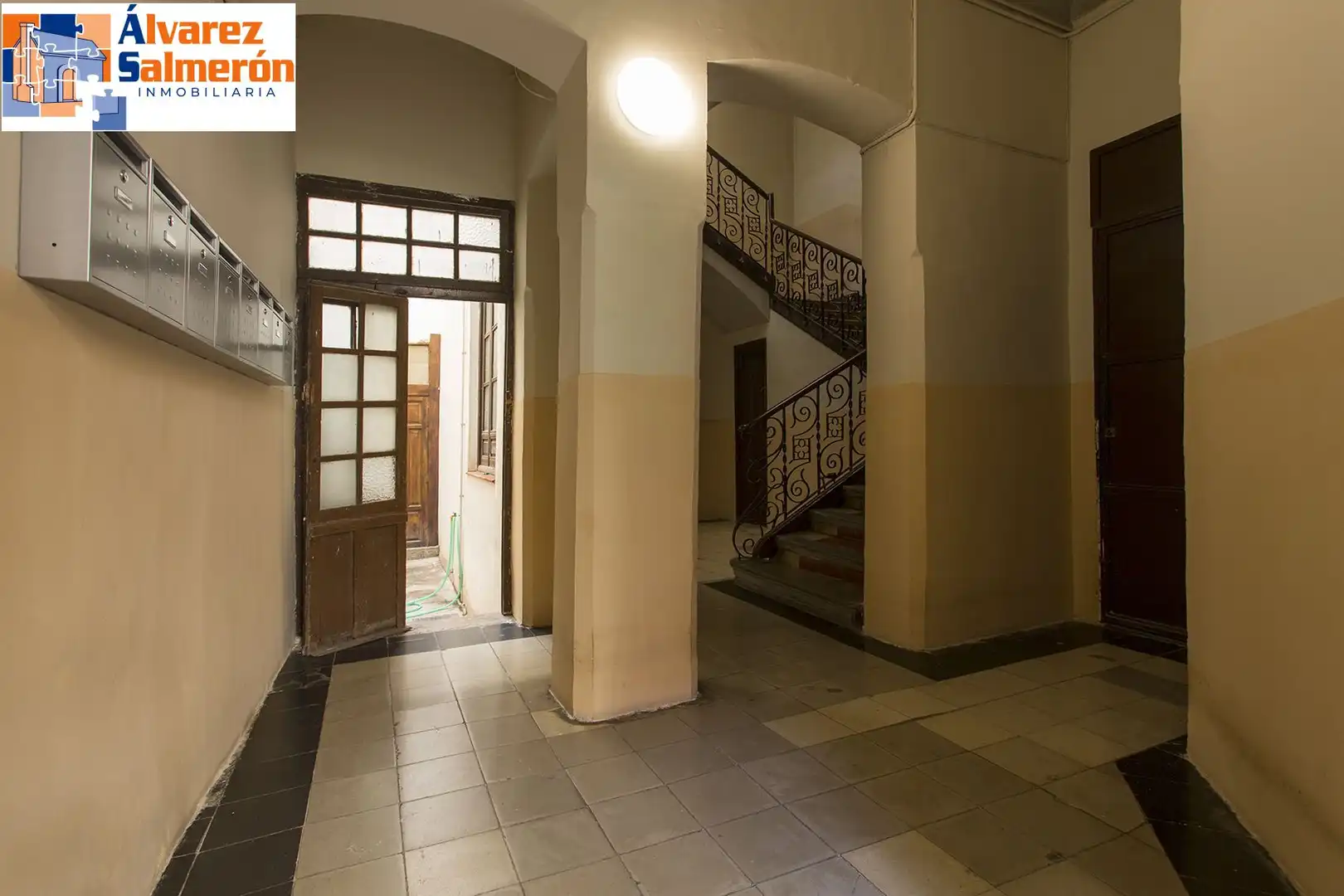 Flat for sale in Granada