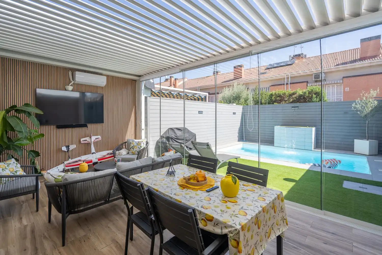 Terrace of Detached homes for sale in Laguna Park