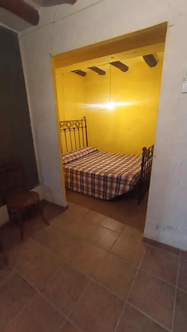 Habitación de Finca rústica en venta en Camporrélls con Calefacción, Trastero y Amueblado