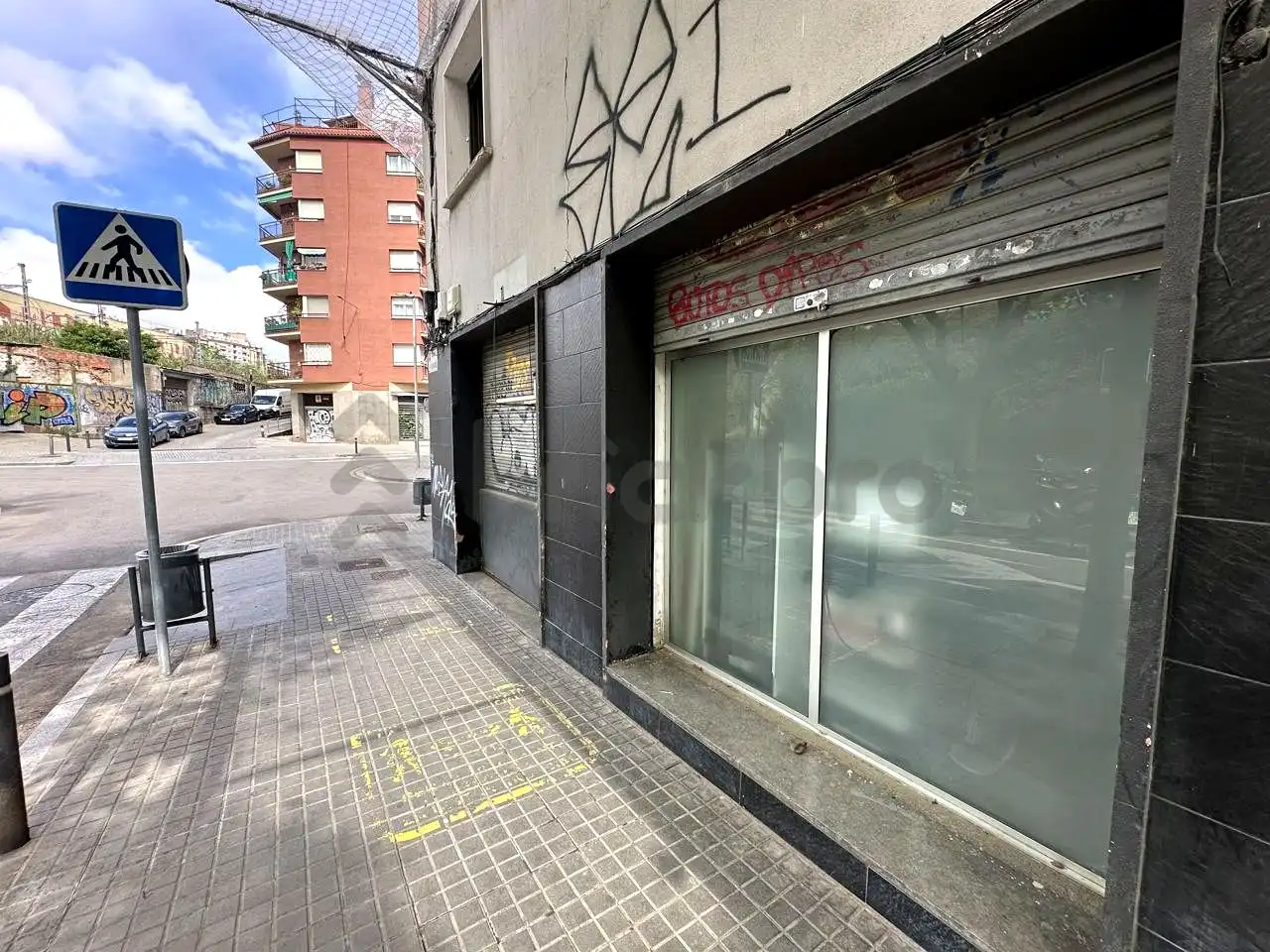 Vista exterior de Local en venta en L'Hospitalet de Llobregat con Aire acondicionado