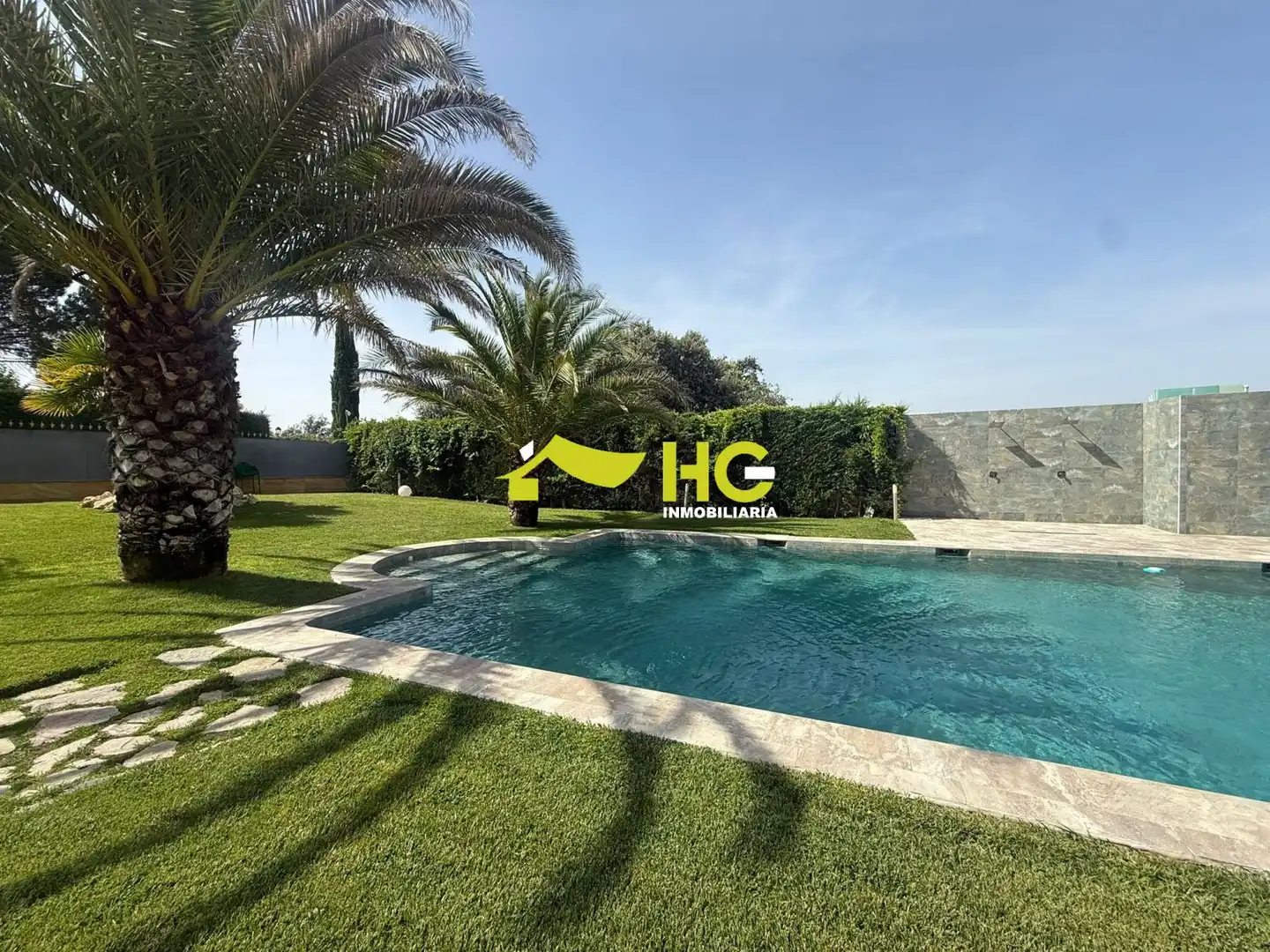 Jardín de Estudio de alquiler en Villaviciosa de Odón con Aire acondicionado, Calefacción y Amueblado