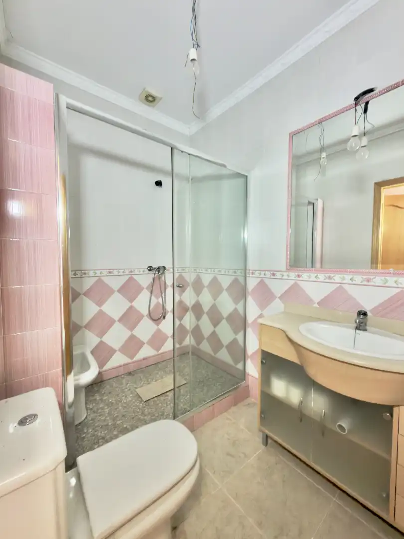 Baño de Dúplex en venta en Villamartín con Aire acondicionado, Terraza y Balcón