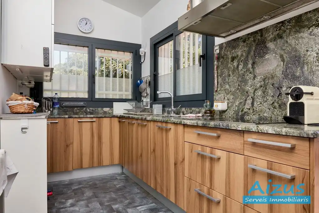 Cocina de Casa o chalet en venta en Seva con Aire acondicionado, Calefacción y Jardín privado