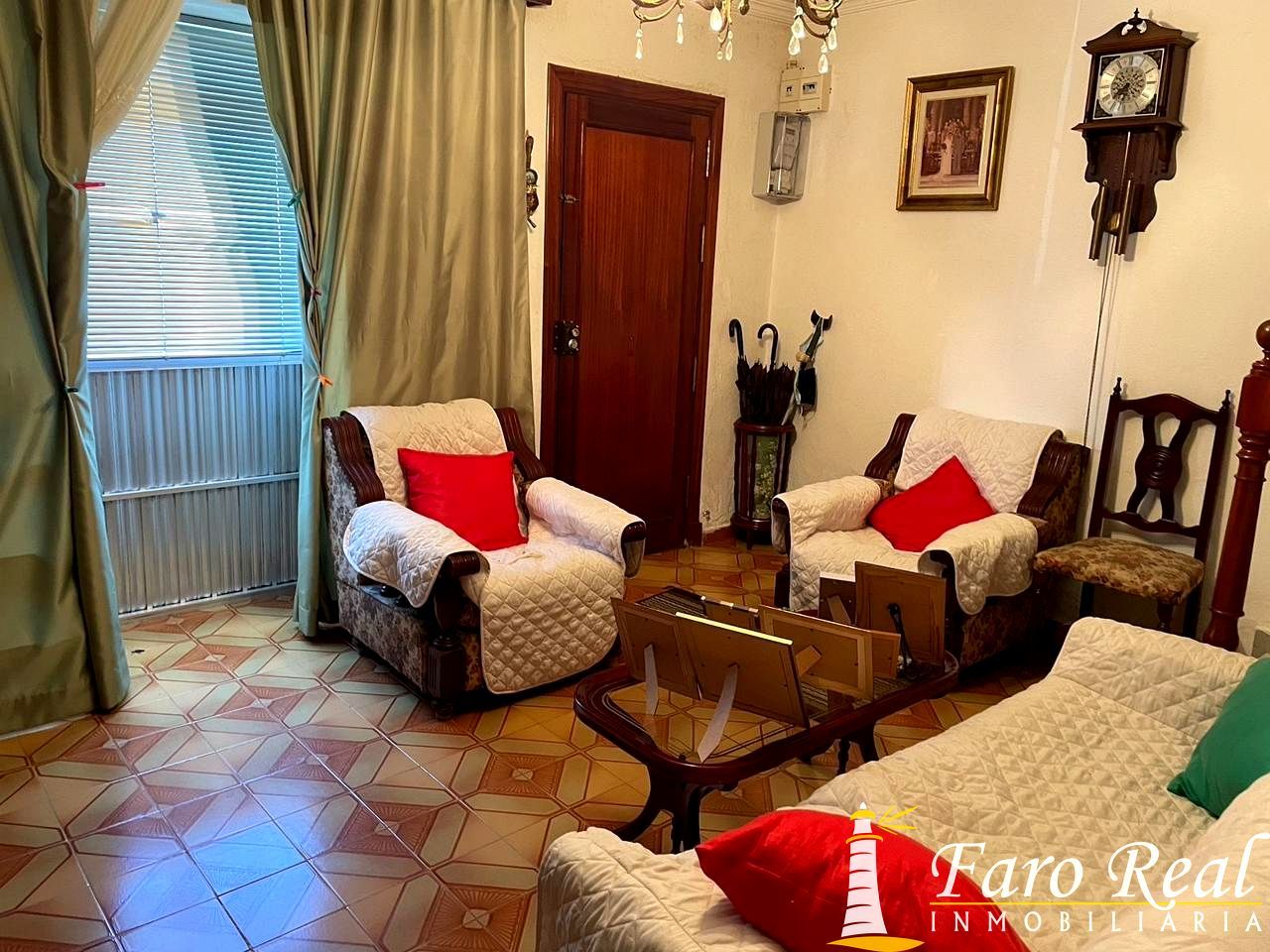 Sala d'estar de Casa adosada en venda en Sanlúcar de Barrameda amb Aire condicionat i Terrassa