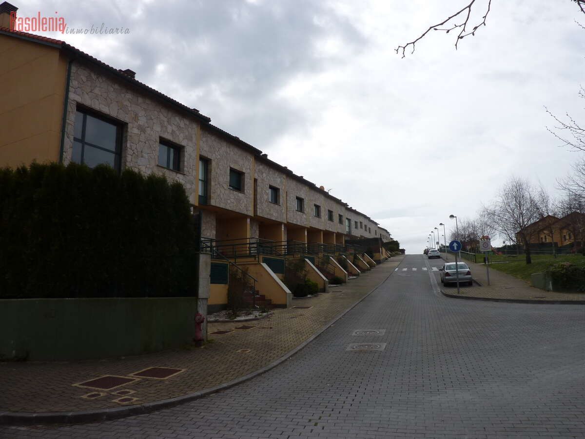 Casa adosada en venda a O CARÓN, 2, Elviña - A Zapateira