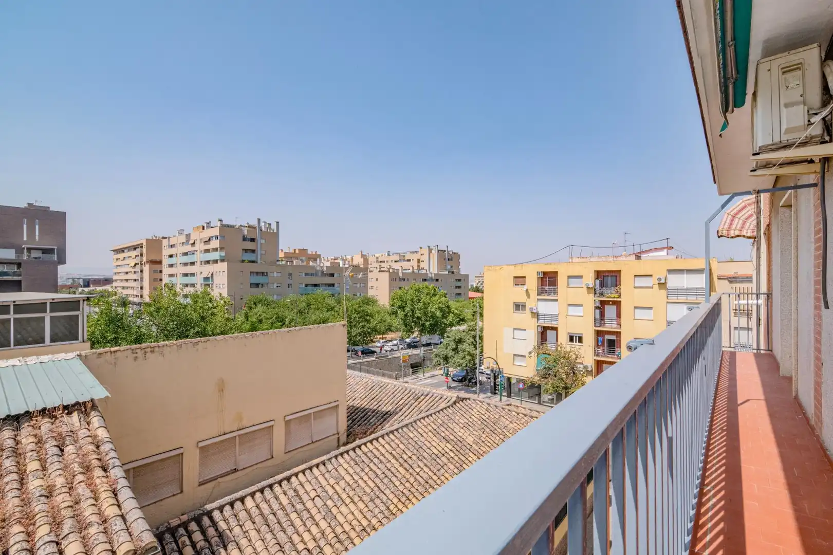 Exterior view of Flat for sale in Granada  with Air Conditioner, Heating and Terrace
