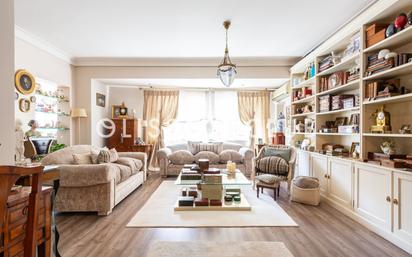 Living room of Flat for sale in  Madrid Capital  with Air Conditioner, Heating and Storage room