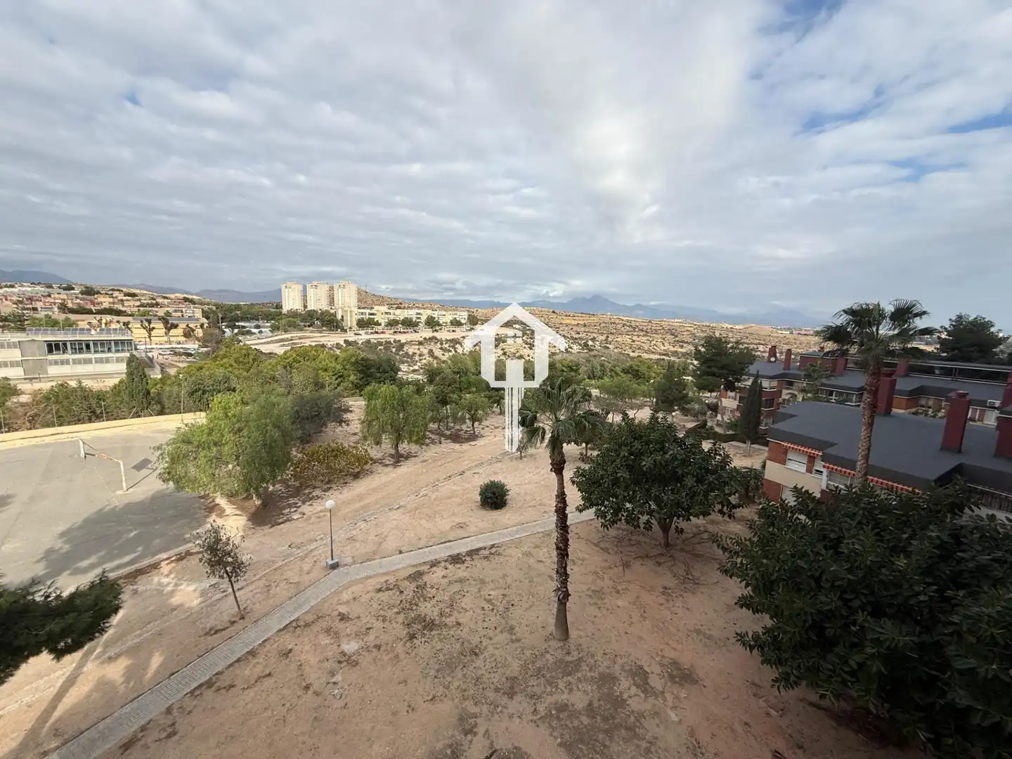 Vista exterior de Piso en venta en Alicante / Alacant con Terraza, Trastero y Balcón