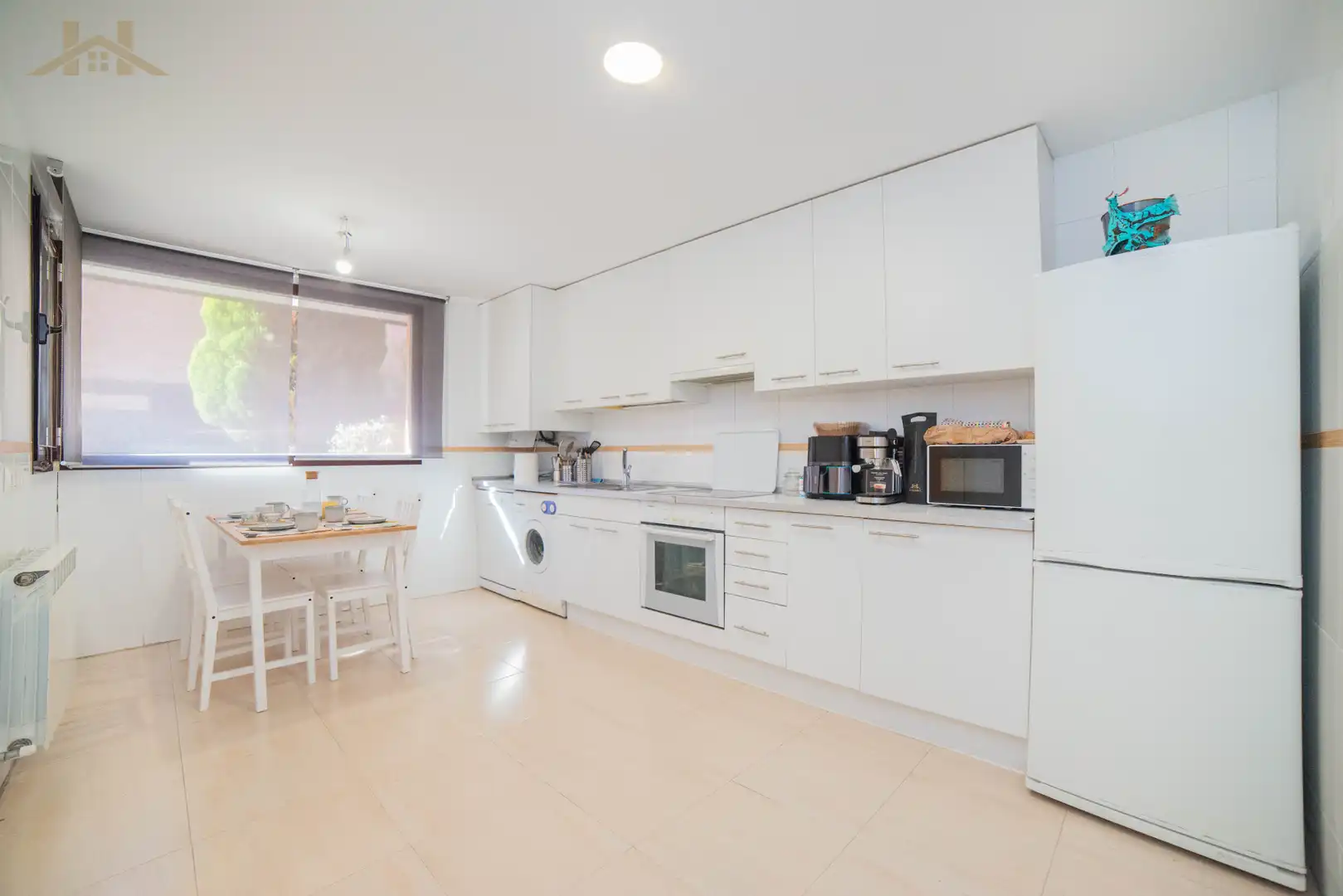 Cocina de Casa adosada en venta en Valdemoro con Aire acondicionado, Calefacción y Jardín privado