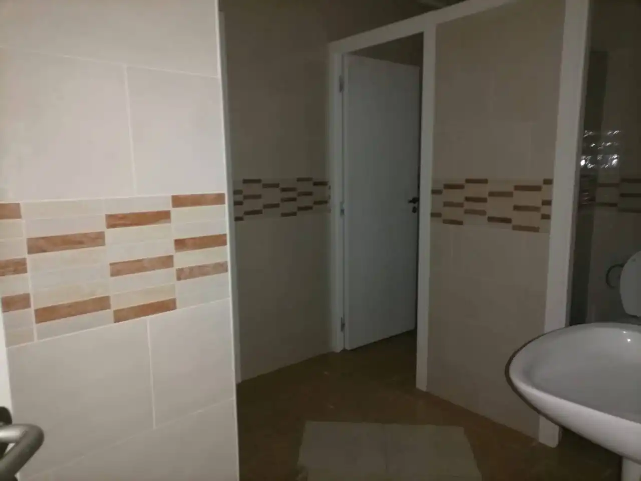 Baño de Local en venta en Fuentes de Oñoro, Salamanca