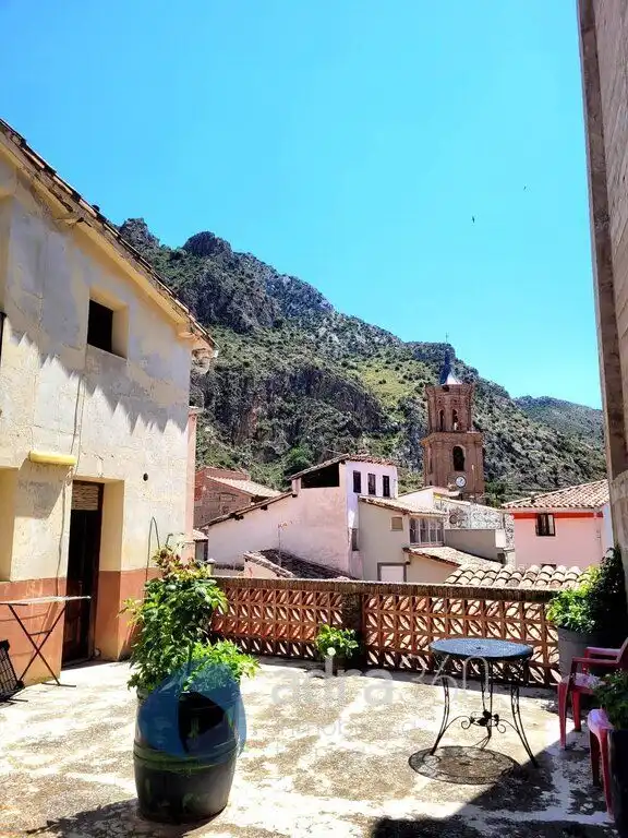 Vista exterior de Casa o xalet en venda en Arnedillo amb Calefacció, Jardí privat i Terrassa