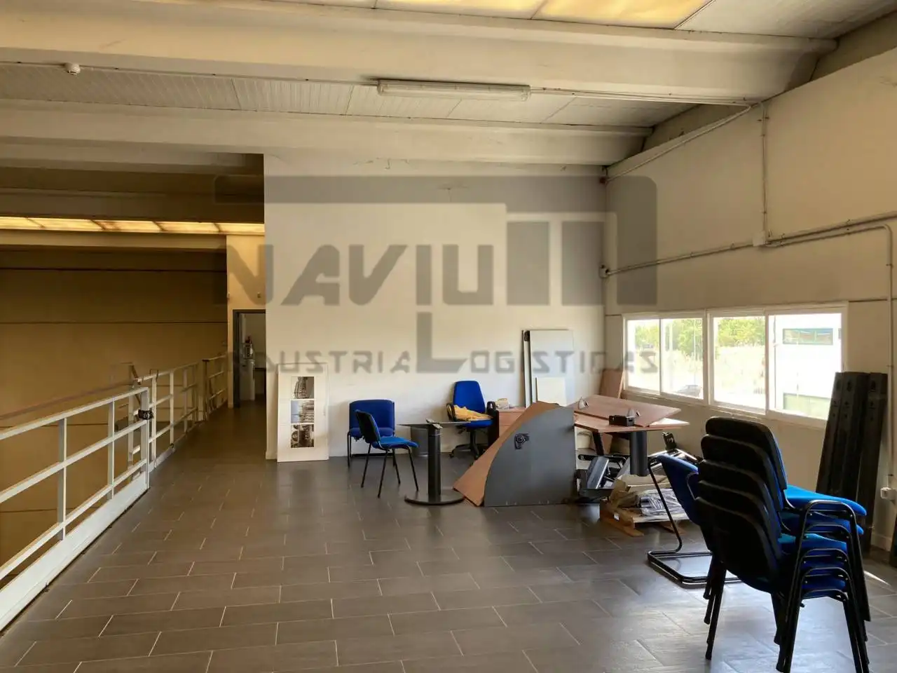 Fabrikhallen zur Miete in Montserrat - Parque Empresarial