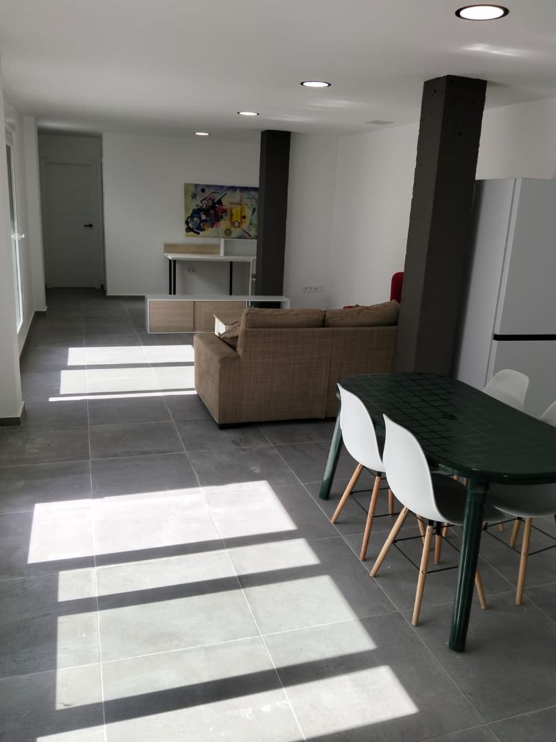 Sala d'estar de Apartament de lloguer en La Zubia amb Moblat i Balcó