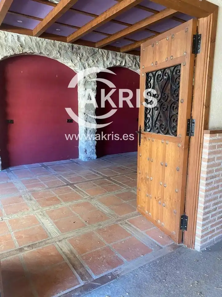 Chalet en venta en Avenida del Pilar