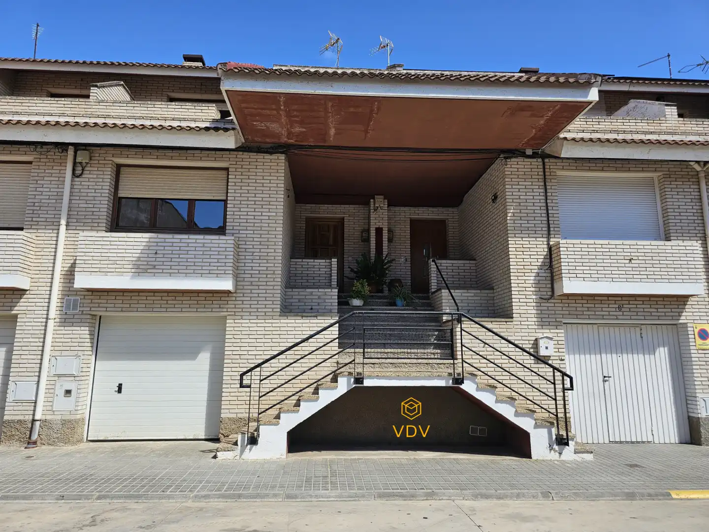 Vista exterior de Casa adosada en venda en Cintruénigo amb Calefacció, Parquet i Terrassa