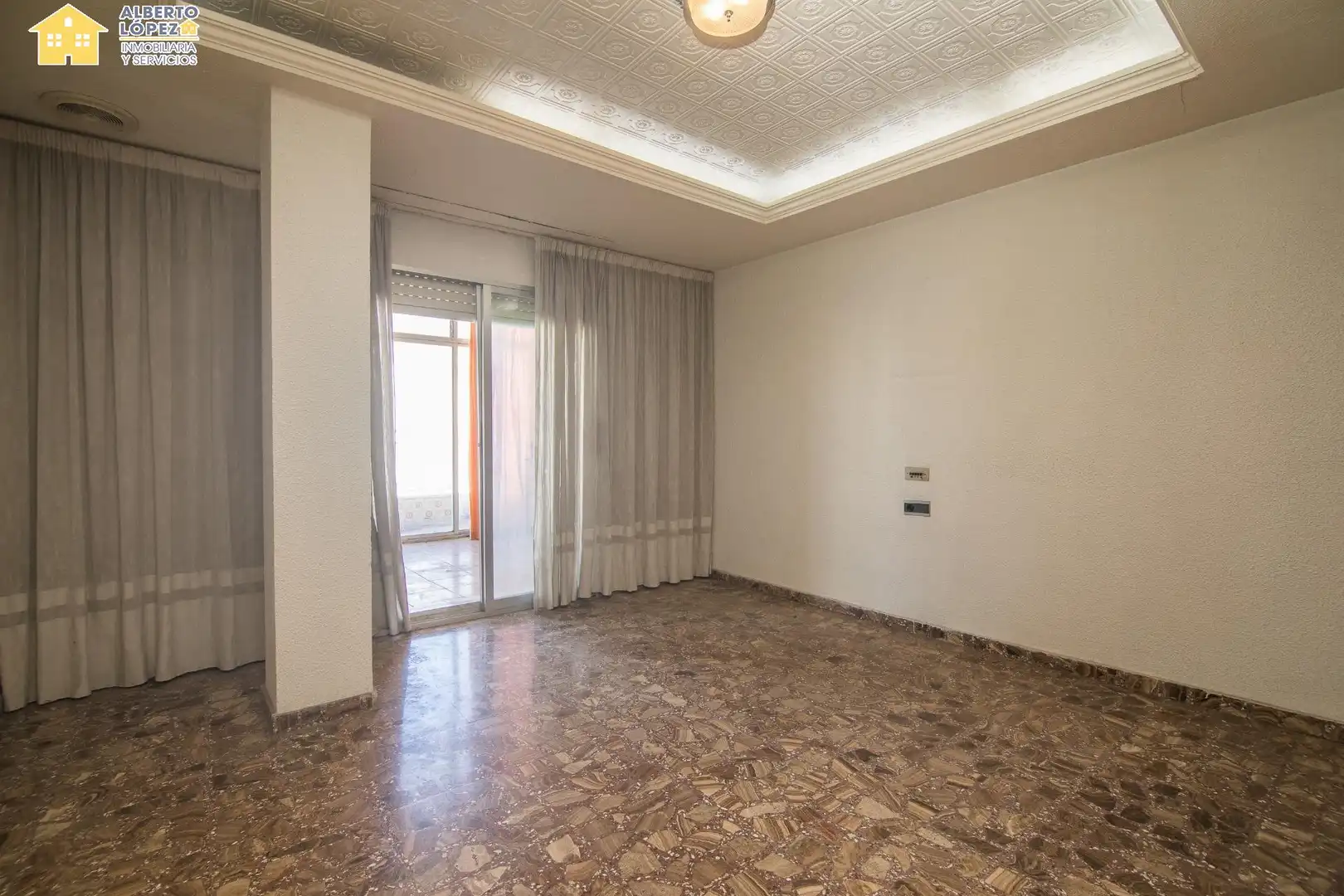Ático en venta en Elche / Elx con Terraza y Balcón