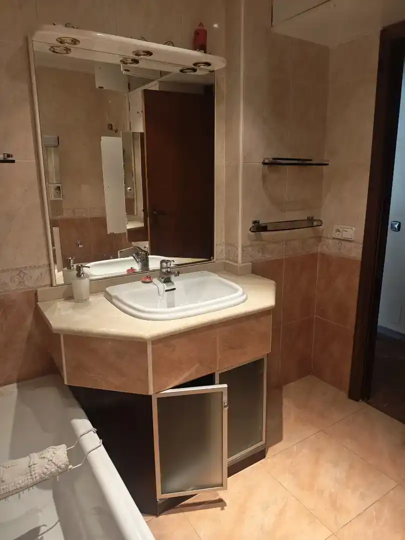 Badezimmer von Wohnung zur Miete in Salamanca Capital