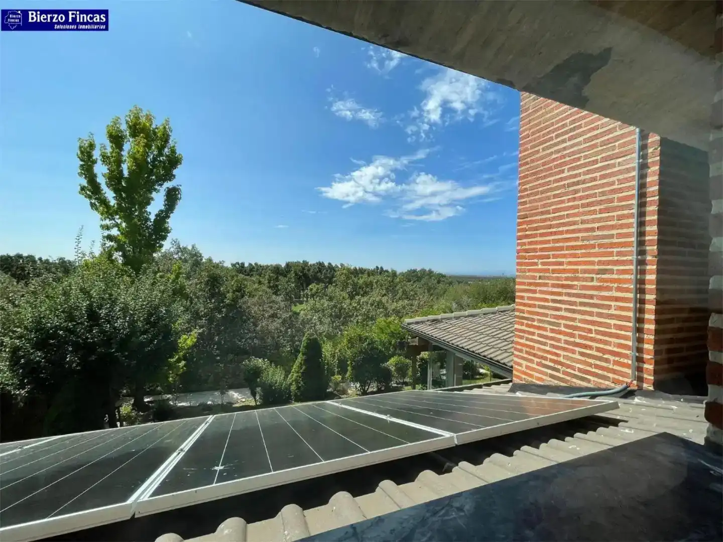 Terrassa de Pis en venda en Valverde de la Virgen amb Jardí privat, Parquet i Traster