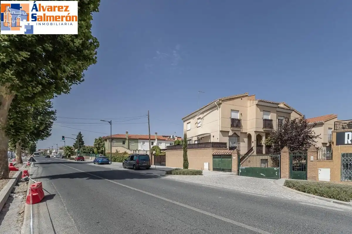 Casa aparellada amb terrassa en venda a Camino del Cementerio, imagen 42