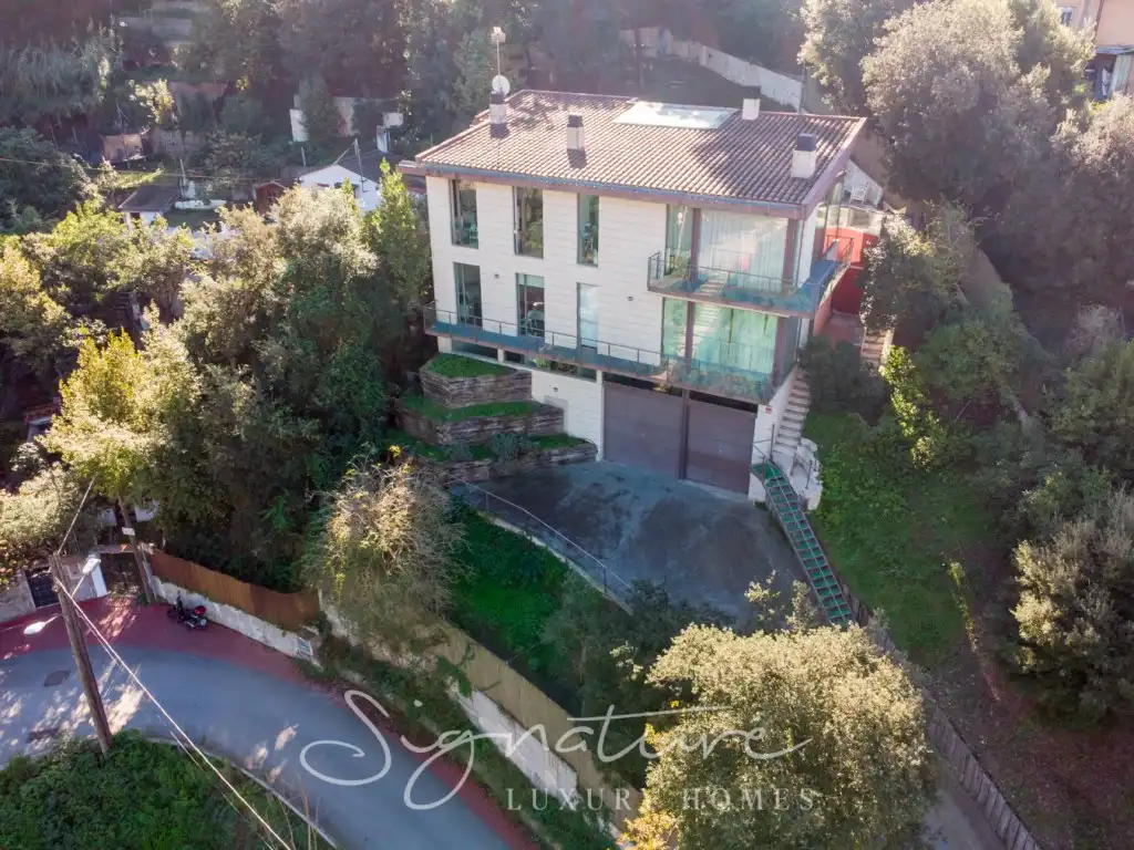 Vista exterior de Casa o chalet en venta en Barcelona con Aire acondicionado