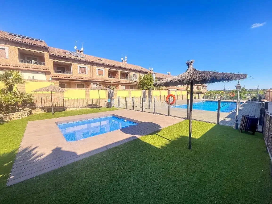 Swimming pool of Detached homes for sale in Navalcarnero  with Heating and Community pool