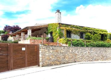 Casa amb piscina en venda a Conesa