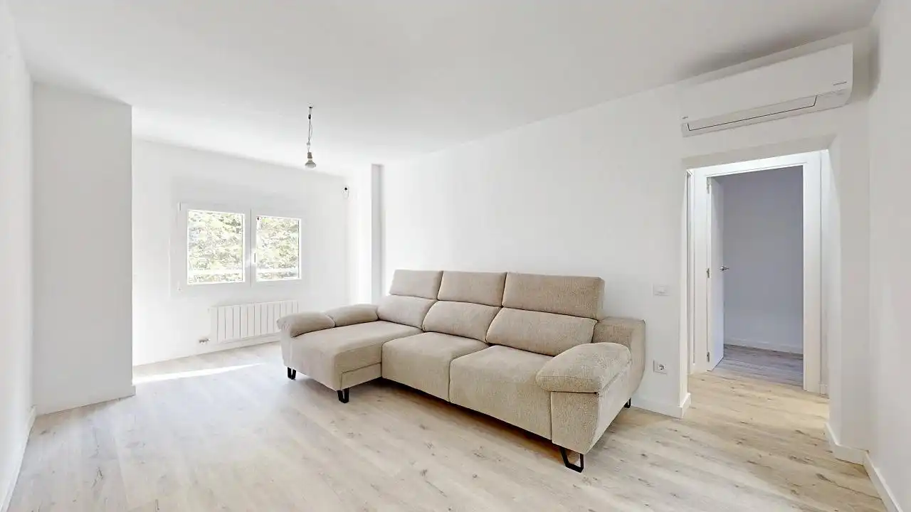 Flat with terrace for sale in Calle BAC DE RODA, imagen 2