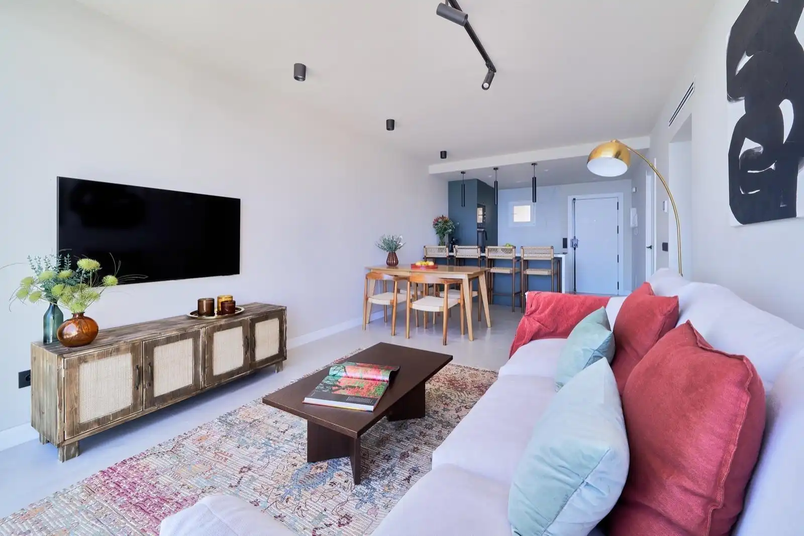 Sala d'estar de Apartament de lloguer en Benalmádena amb Aire condicionat, Terrassa i Moblat