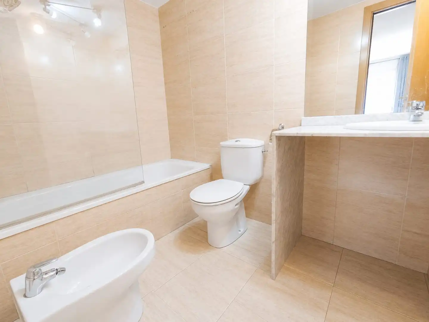 Baño de Piso en venta en Badalona con Aire acondicionado, Calefacción y Parquet
