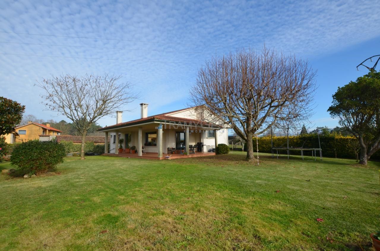 Jardí de Casa o xalet en venda en Tomiño amb Calefacció, Jardí privat i Traster