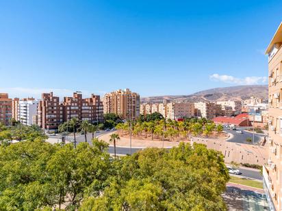 Vista exterior de Pis en venda en  Almería Capital amb Aire condicionat, Terrassa i Balcó