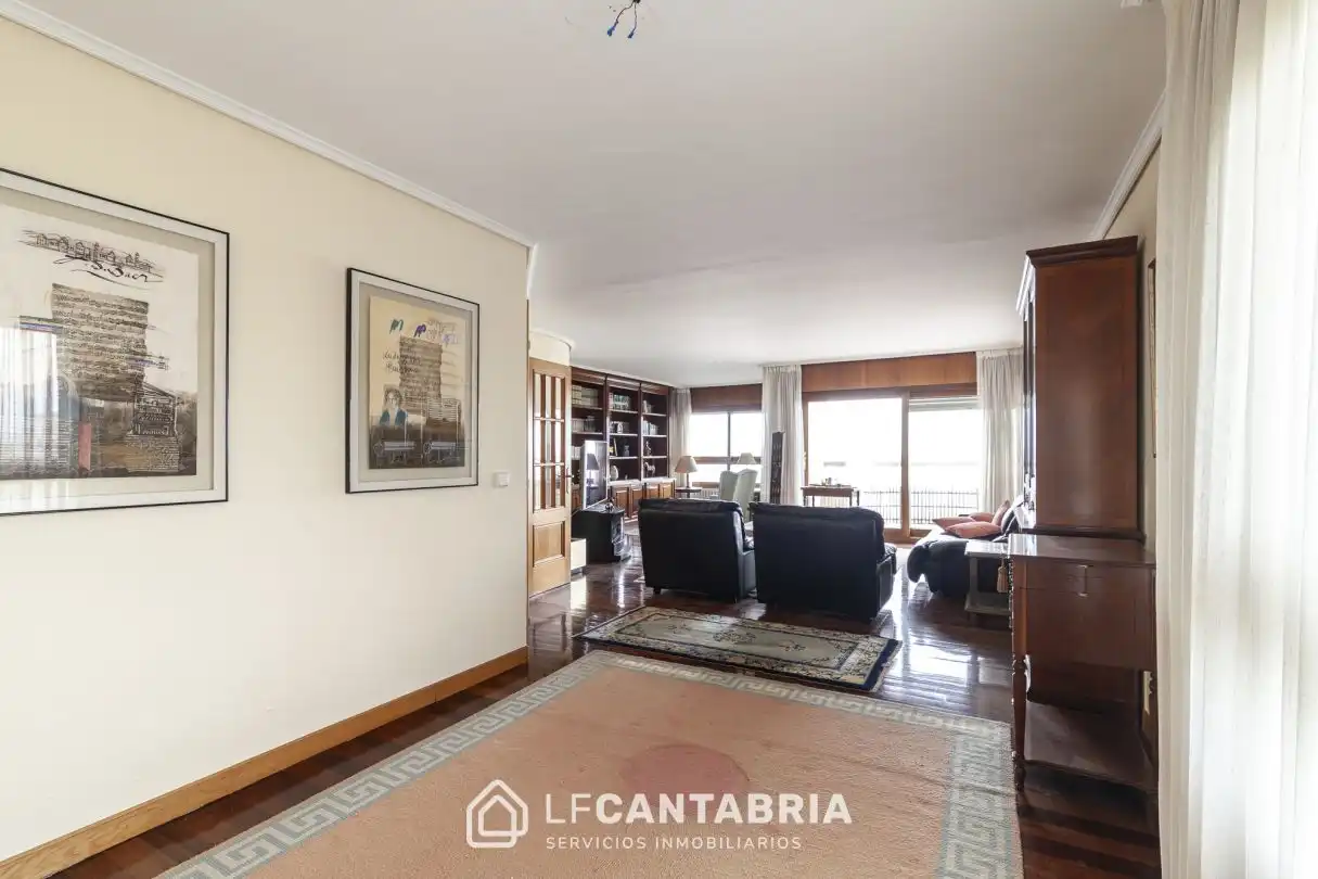 Sala de estar de Dúplex en venta en Santander con Calefacción y Terraza