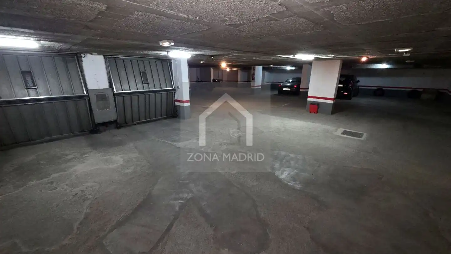 Aparcament de Garatge en venda en Madrid