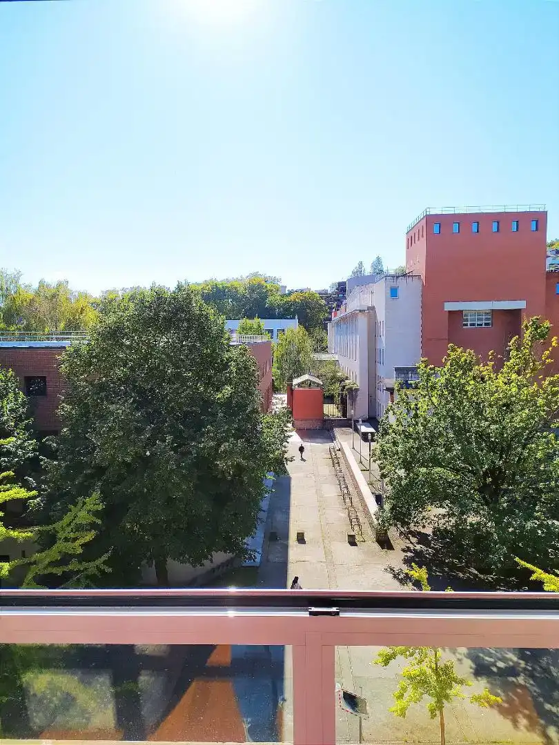 Vista exterior de Pis en venda en Donostia - San Sebastián  amb Balcó