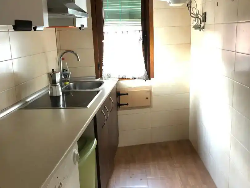 Cuina de Apartament de lloguer en Hervás amb Aire condicionat, Parquet i Moblat