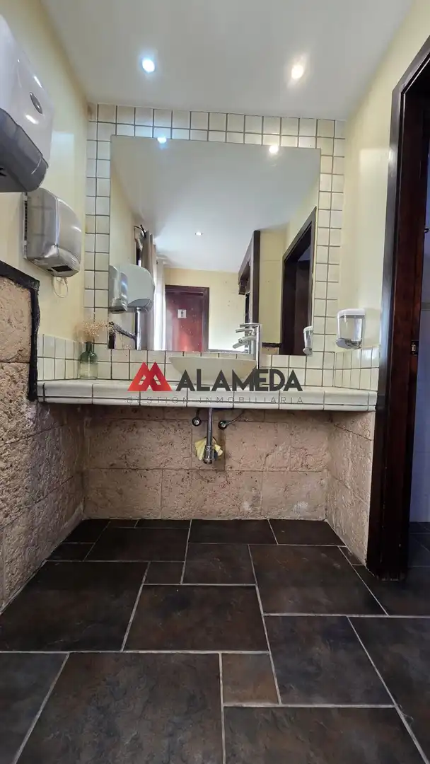 Bany de Local en venda en Medina Sidonia amb Moblat