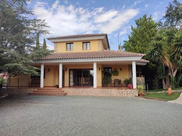 Chalet con jardín en venta en Totana