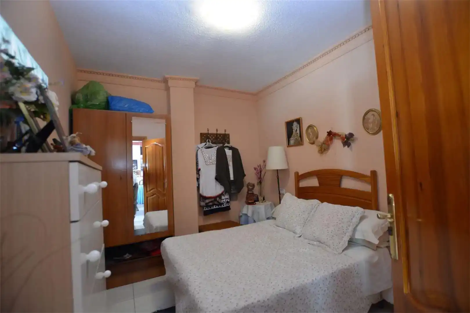 Schlafzimmer von Einfamilien-Reihenhaus zum Verkauf in Nerja mit Klimaanlage und Balkon