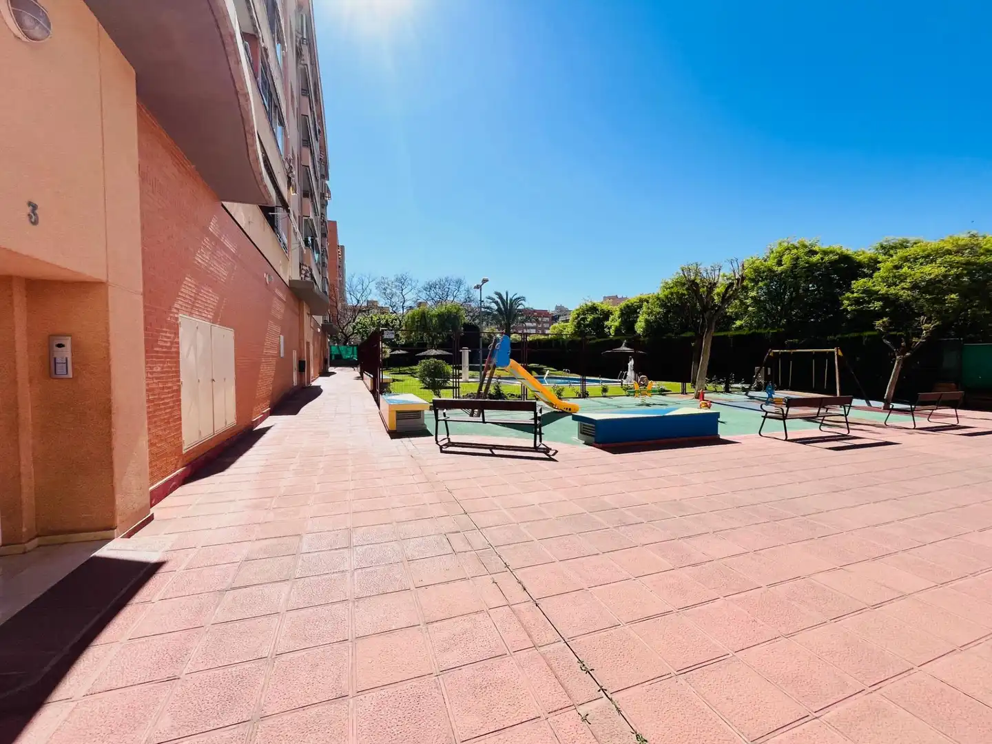 Parking de Piso en venta en Alicante / Alacant con Jardín privado, Terraza y Piscina comunitaria