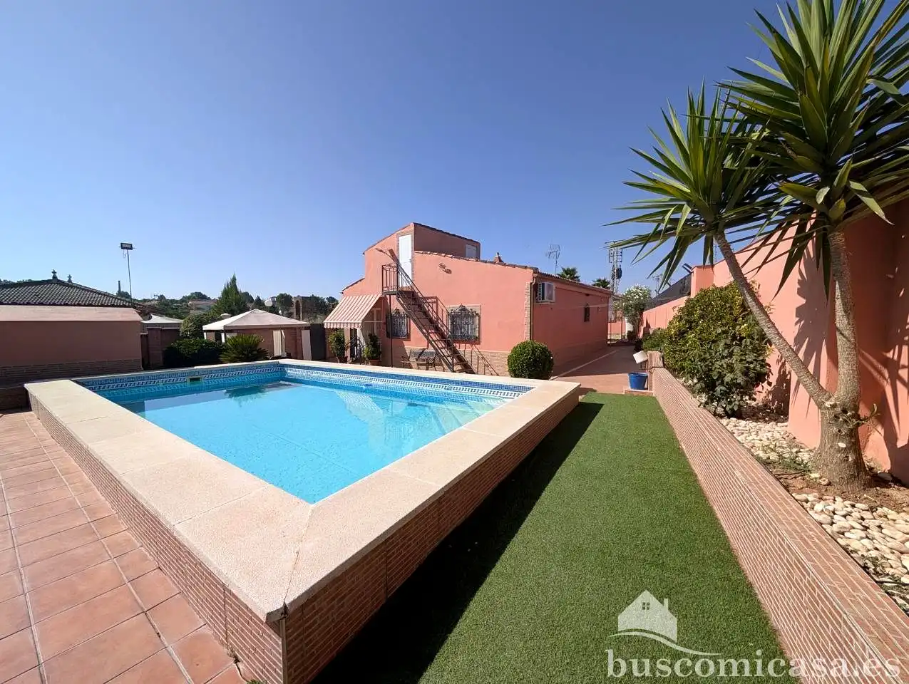Vista exterior de Finca rústica en venda en Linares amb Aire condicionat, Jardí privat i Traster