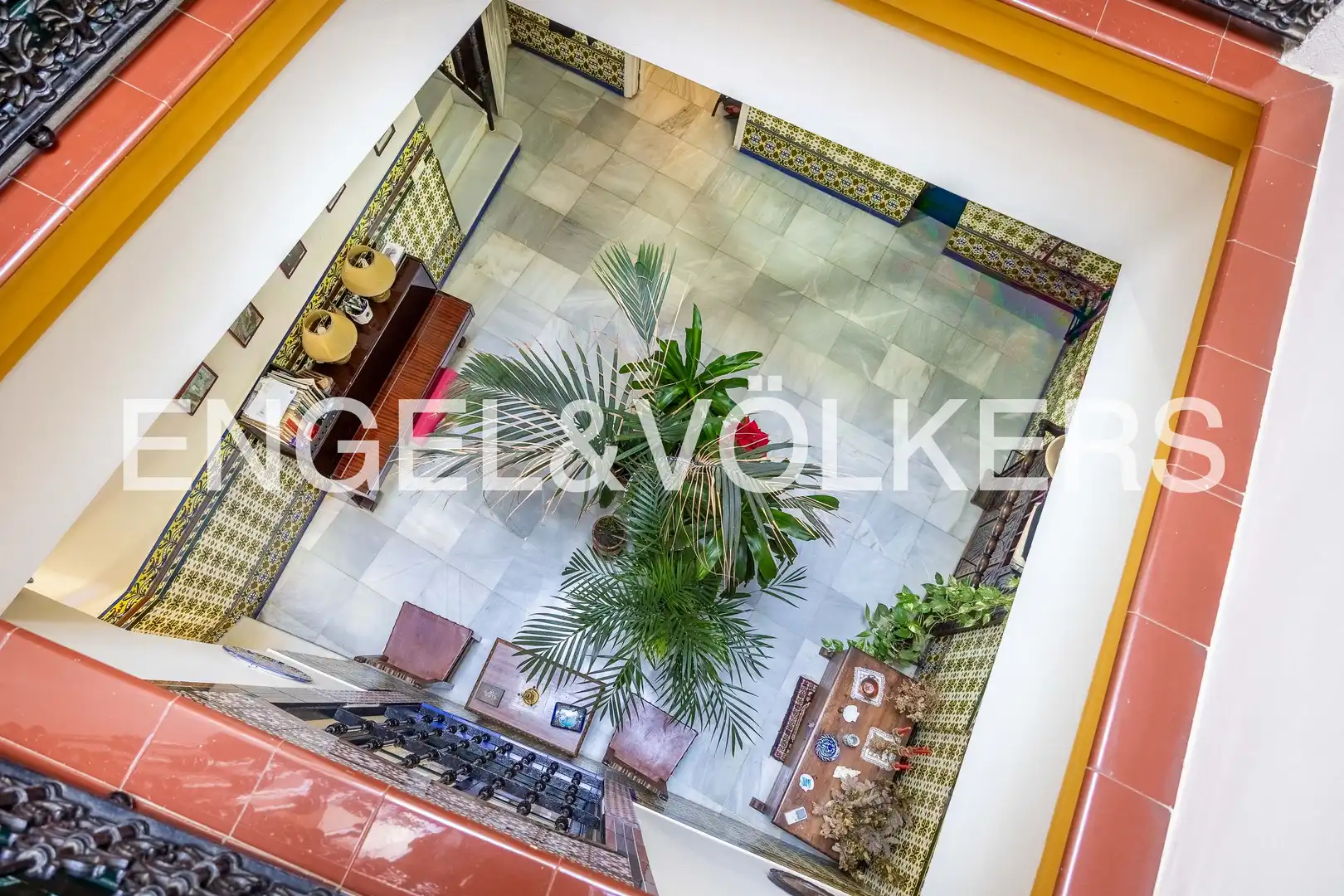 Haus oder Chalet zum Verkauf in Sevilla mit Klimaanlage, Heizung und Balkon