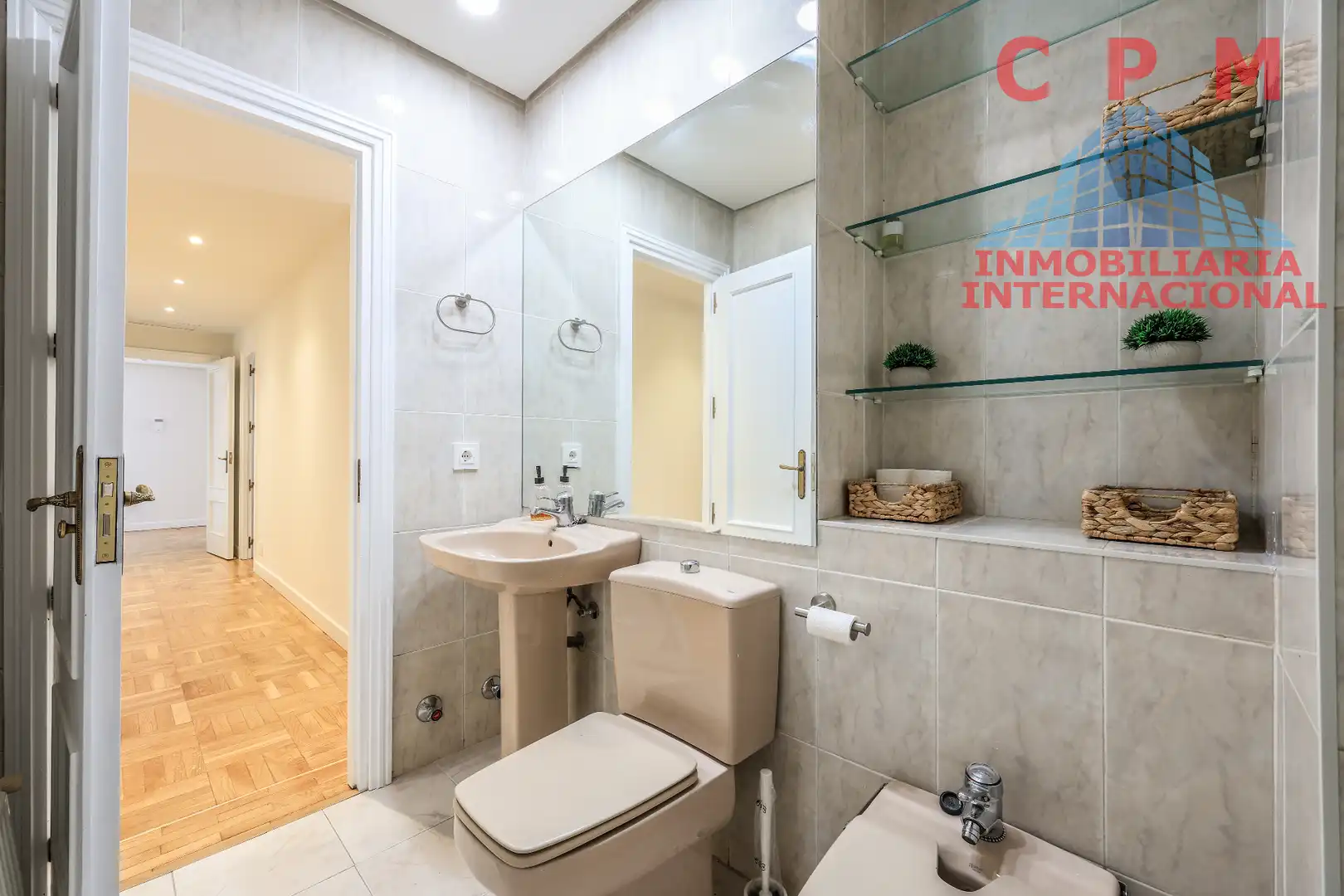 Badezimmer von Wohnung zur Miete in Madrid mit Klimaanlage, Heizung und Parkett