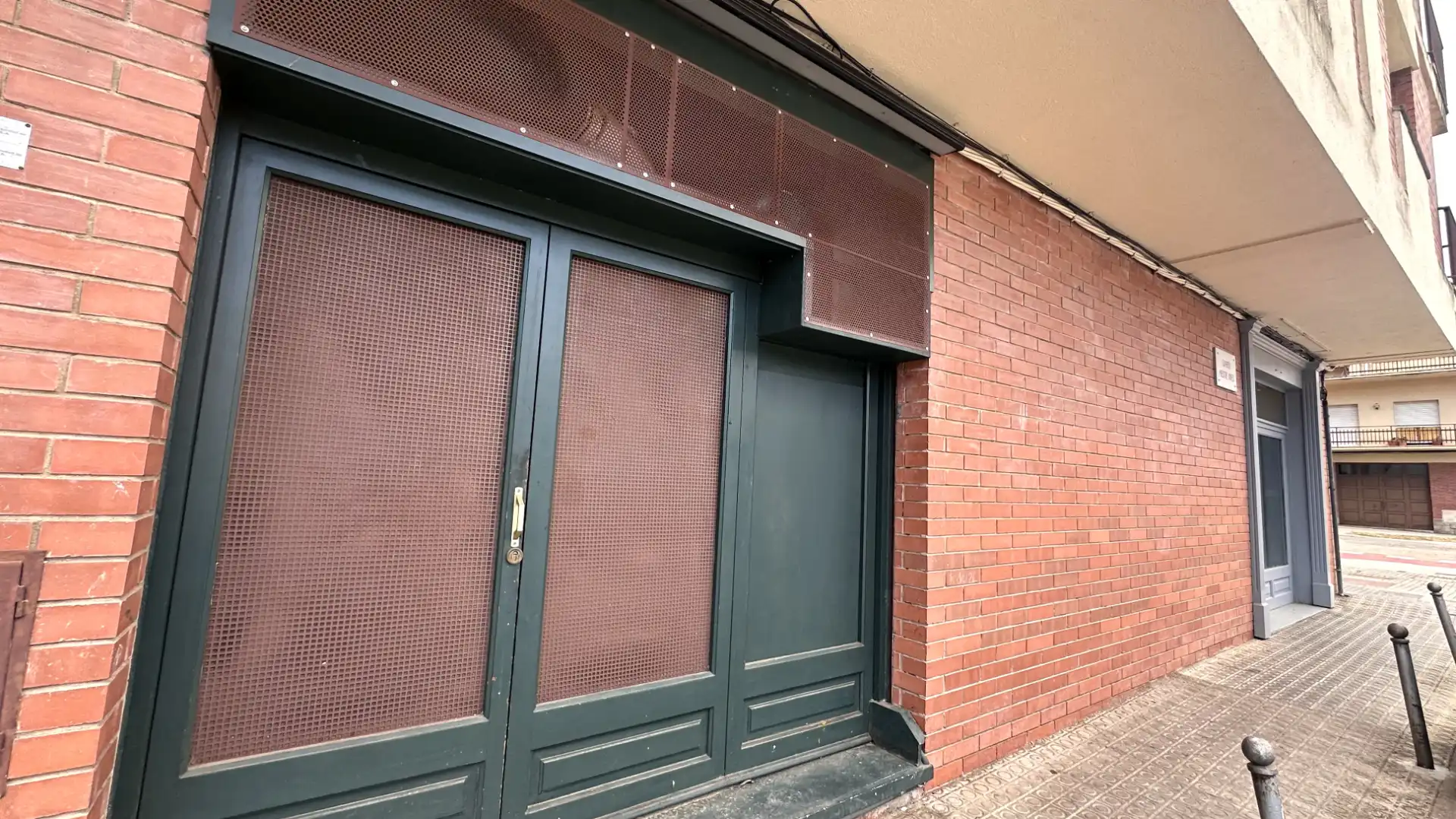 Vista exterior de Local en venta en Olot con Aire acondicionado y Parquet