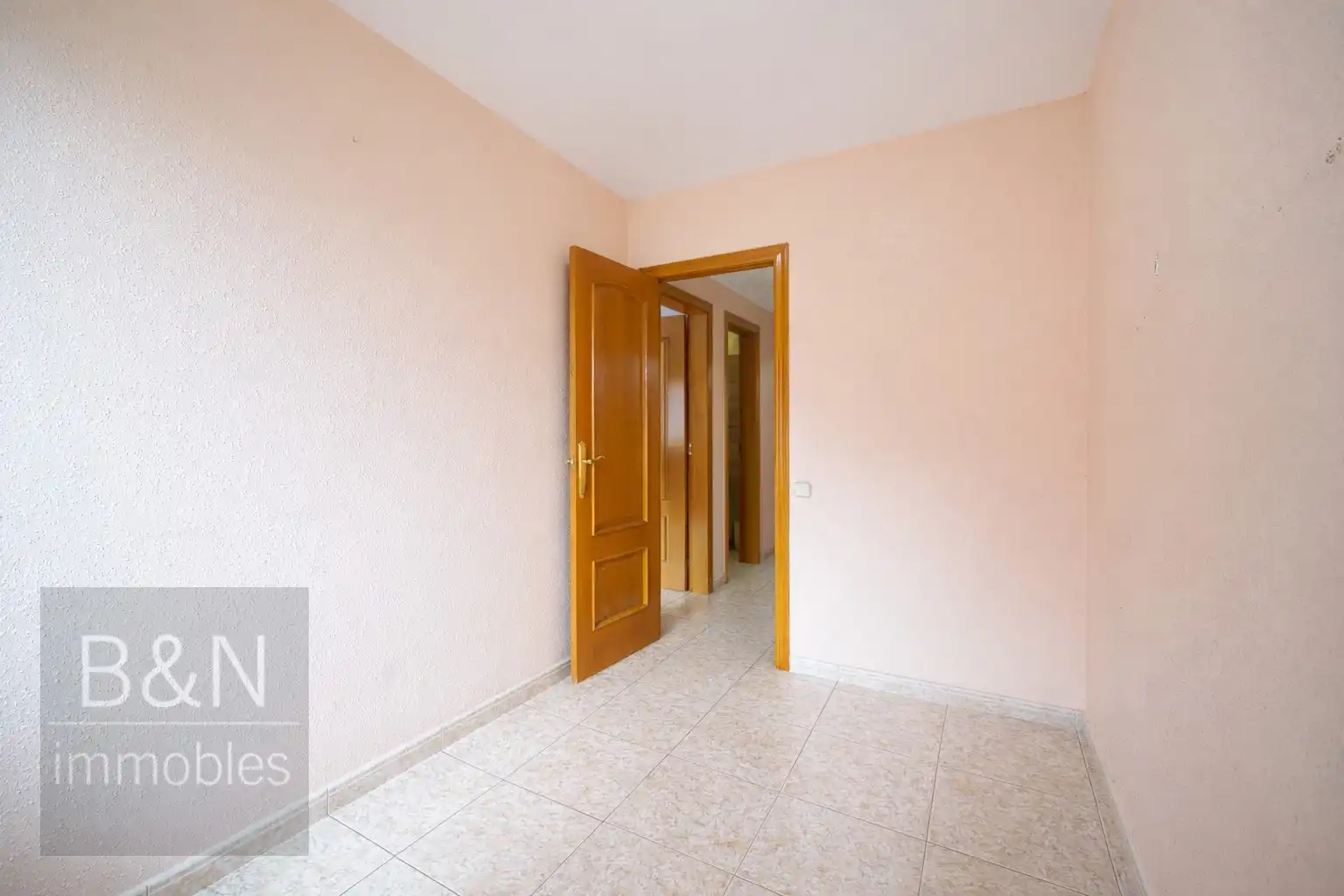 Flat for sale in Terrassa  with Heating