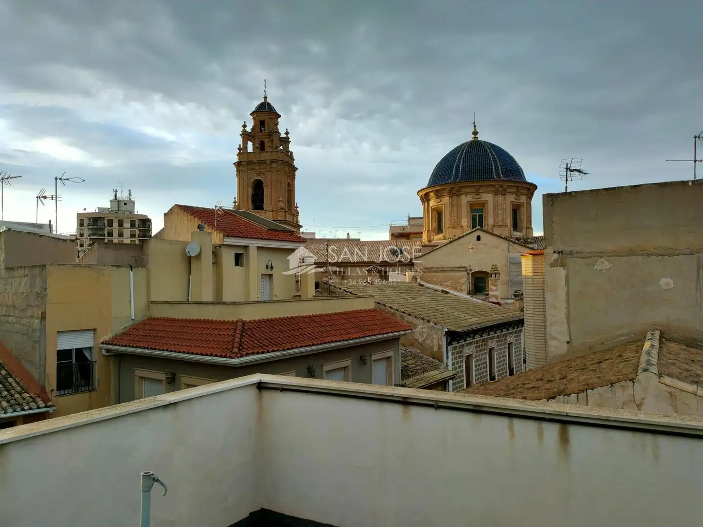 Vista exterior de Pis en venda en Aspe amb Terrassa, Traster i Balcó